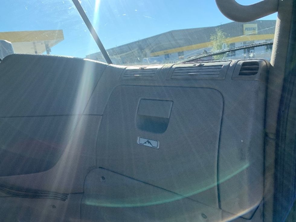 Day Cab Tractor-Heavy Duty Tractors-Freightliner-2020-Cascadia 11364ST-Ocala-FL-334,442\n\t\tmiles-$ 48,500 - Image 13