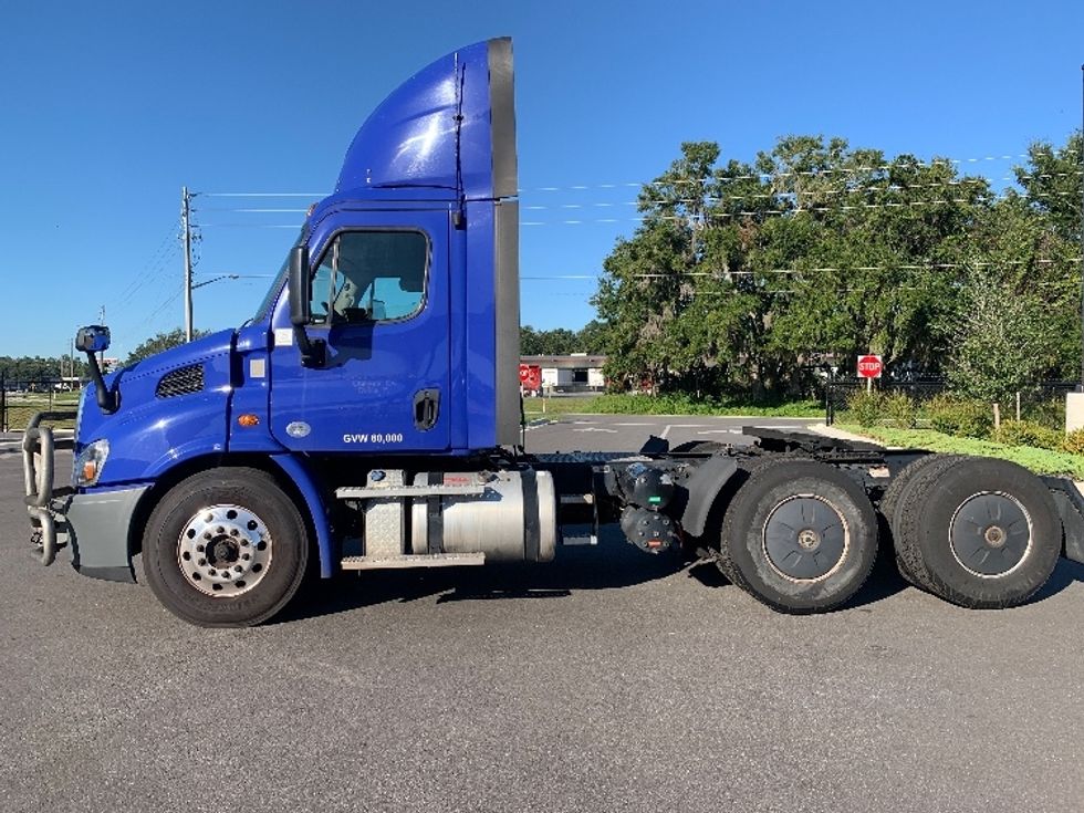 Day Cab Tractor-Heavy Duty Tractors-Freightliner-2020-Cascadia 11364ST-Ocala-FL-334,442\n\t\tmiles-$ 48,500 - Image 4