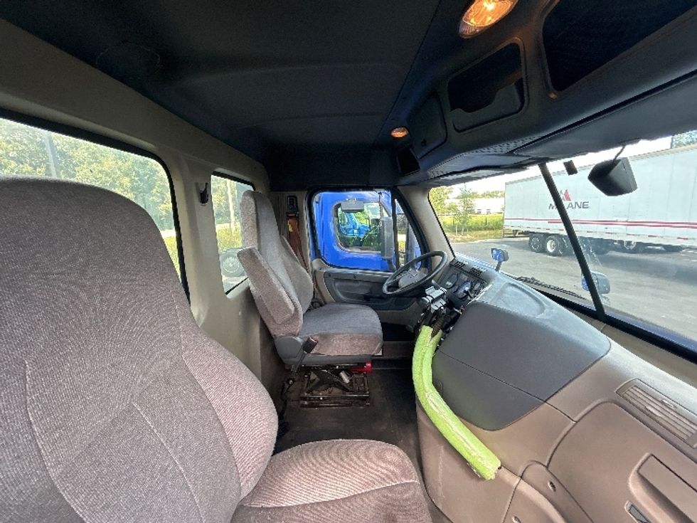 Day Cab Tractor-Heavy Duty Tractors-Freightliner-2020-Cascadia 11364ST-Ocala-FL-366,002\n\t\tmiles-$ 46,750 - Image 14