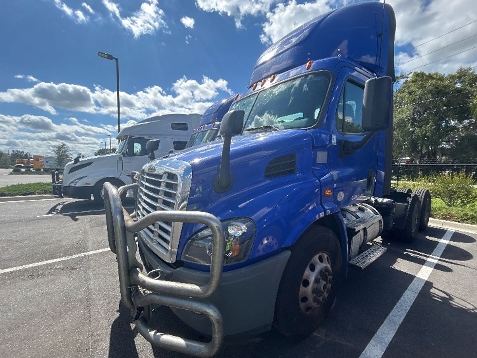 Day Cab Tractor-Heavy Duty Tractors-Freightliner-2020-Cascadia 11364ST-Ocala-FL-366,002\n\t\tmiles-$ 46,750 - Image 3