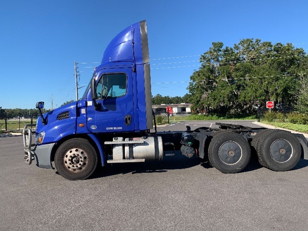 Day Cab Tractor-Heavy Duty Tractors-Freightliner-2020-Cascadia 11364ST-Ocala-FL-366,002\n\t\tmiles-$ 46,750 - Image 4