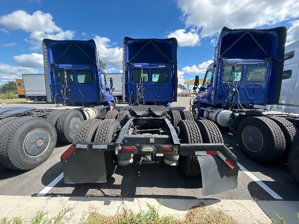 Day Cab Tractor-Heavy Duty Tractors-Freightliner-2020-Cascadia 11364ST-Ocala-FL-366,002\n\t\tmiles-$ 46,750 - Image 6