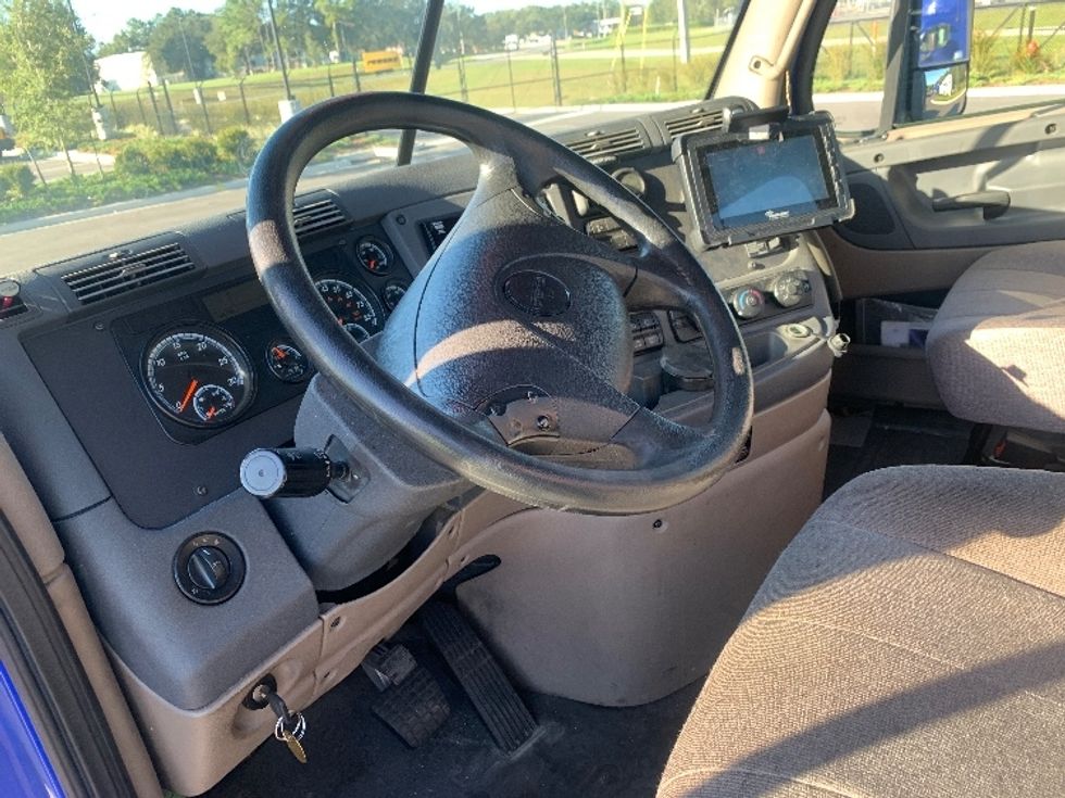 Day Cab Tractor-Heavy Duty Tractors-Freightliner-2020-Cascadia 11364ST-Ocala-FL-394,789\n\t\tmiles-$ 45,000 - Image 10