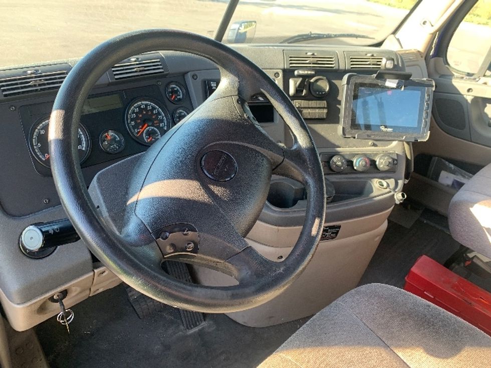 Day Cab Tractor-Heavy Duty Tractors-Freightliner-2020-Cascadia 11364ST-Ocala-FL-394,789\n\t\tmiles-$ 45,000 - Image 11