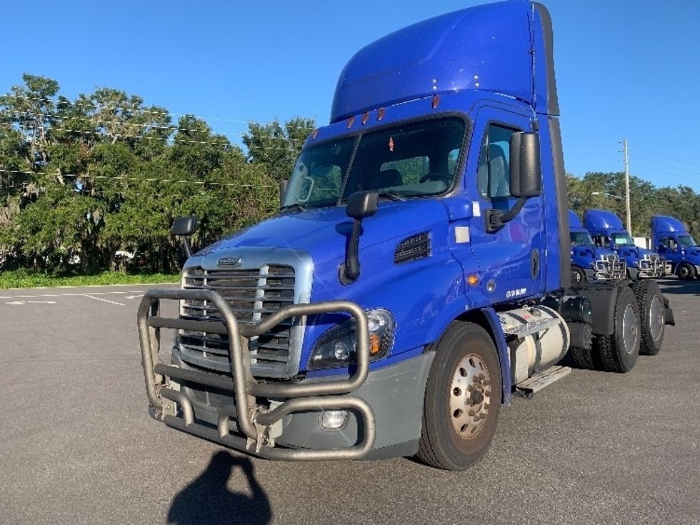 Day Cab Tractor-Heavy Duty Tractors-Freightliner-2020-Cascadia 11364ST-Ocala-FL-394,789\n\t\tmiles-$ 45,000 - Image 3