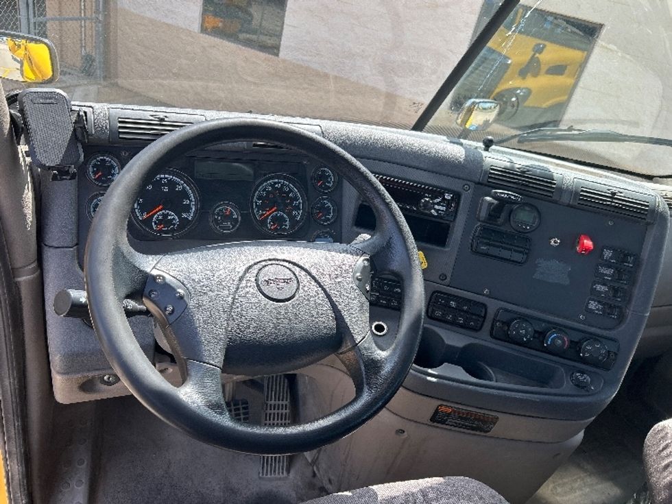 Day Cab Tractor-Heavy Duty Tractors-Freightliner-2020-Cascadia 11364ST-Oklahoma City-OK-340,889\n\t\tmiles-$ 41,250 - Image 11