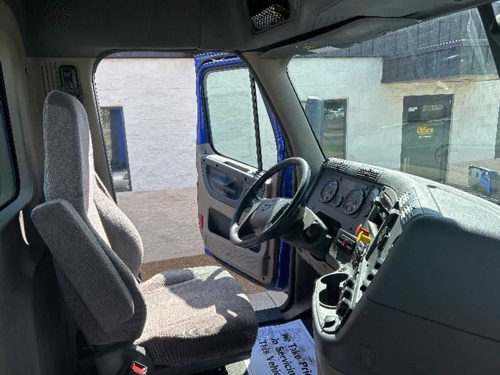 Day Cab Tractor-Heavy Duty Tractors-Freightliner-2020-Cascadia 11364ST-Oklahoma City-OK-485,711\n\t\tmiles-$ 39,500 - Image 14