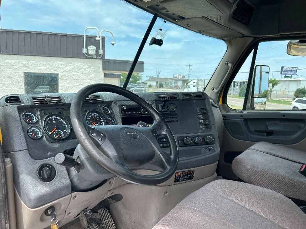 Day Cab Tractor-Heavy Duty Tractors-Freightliner-2020-Cascadia 11364ST-Oklahoma City-OK-503,912\n\t\tmiles-$ 32,500 - Image 10