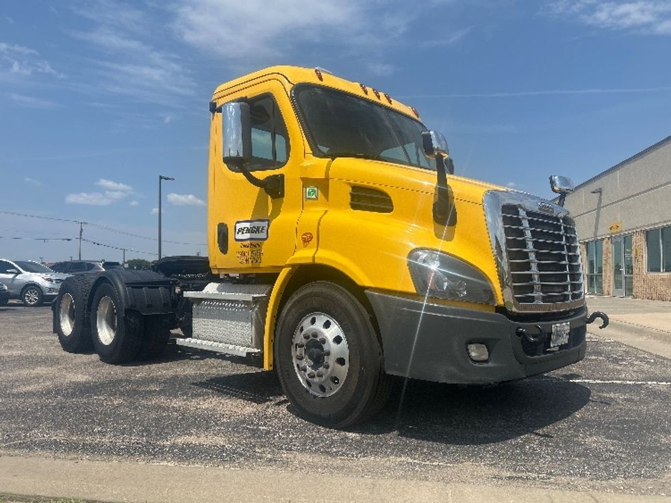 Day Cab Tractor-Heavy Duty Tractors-Freightliner-2020-Cascadia 11364ST-Oklahoma City-OK-570,961\n\t\tmiles-$ 28,250 - Image 1