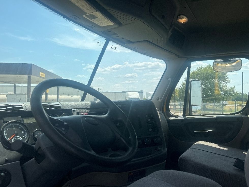 Day Cab Tractor-Heavy Duty Tractors-Freightliner-2020-Cascadia 11364ST-Oklahoma City-OK-570,961\n\t\tmiles-$ 28,250 - Image 10