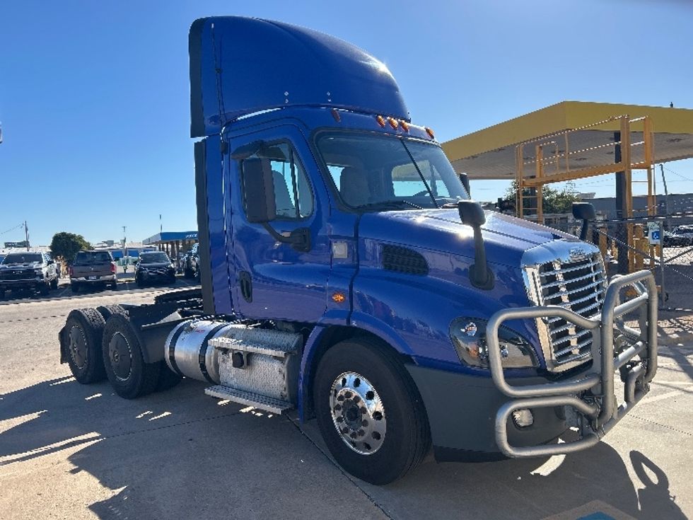 Day Cab Tractor-Heavy Duty Tractors-Freightliner-2020-Cascadia 11364ST-Oklahoma City-OK-592,684\n\t\tmiles-$ 29,500 - Image 1