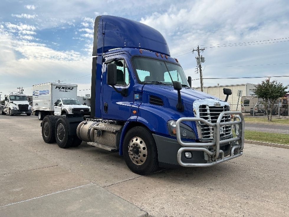 Day Cab Tractor-Heavy Duty Tractors-Freightliner-2020-Cascadia 11364ST-Oklahoma City-OK-631,098\n\t\tmiles-$ 29,500 - Image 1