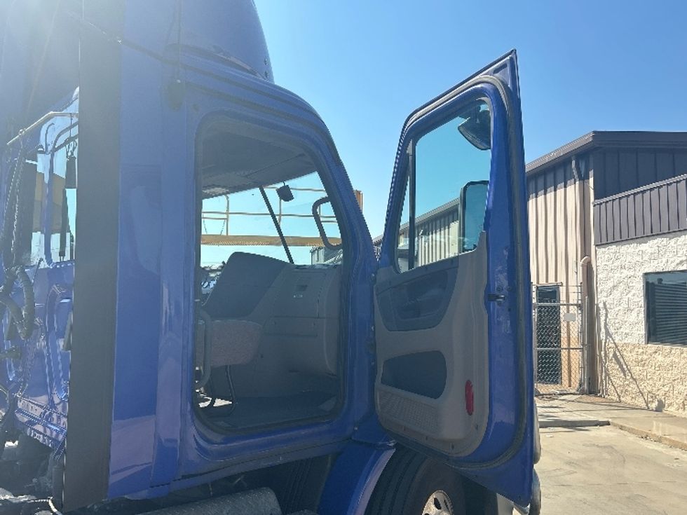 Day Cab Tractor-Heavy Duty Tractors-Freightliner-2020-Cascadia 11364ST-Oklahoma City-OK-631,098\n\t\tmiles-$ 29,500 - Image 12