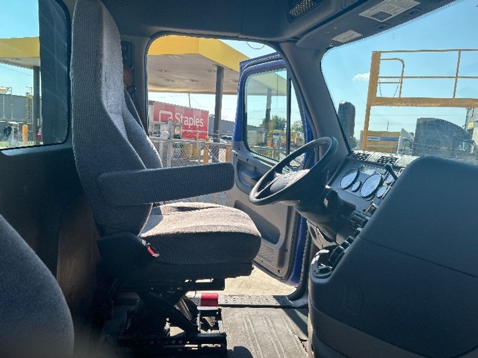 Day Cab Tractor-Heavy Duty Tractors-Freightliner-2020-Cascadia 11364ST-Oklahoma City-OK-631,098\n\t\tmiles-$ 29,500 - Image 14