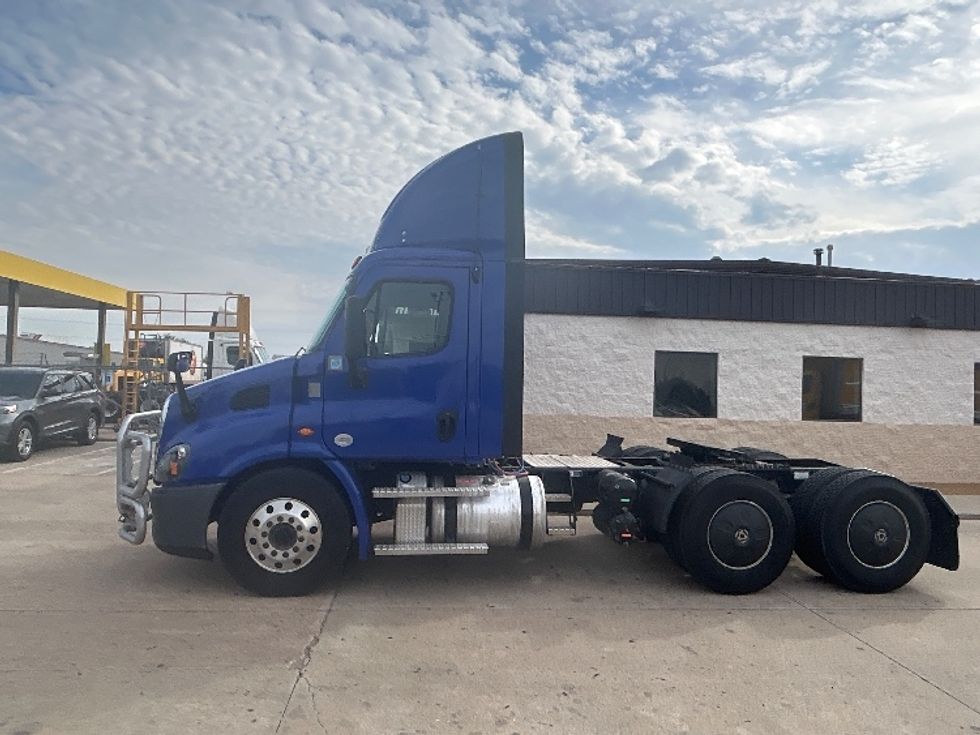 Day Cab Tractor-Heavy Duty Tractors-Freightliner-2020-Cascadia 11364ST-Oklahoma City-OK-651,061\n\t\tmiles-$ 29,500 - Image 4