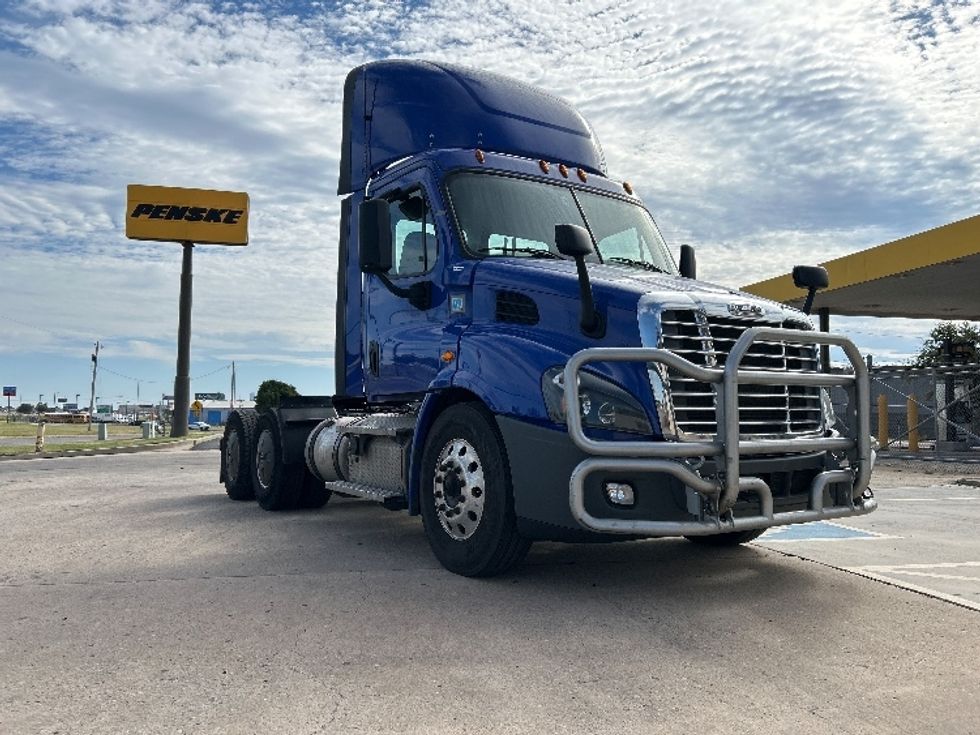 Day Cab Tractor-Heavy Duty Tractors-Freightliner-2020-Cascadia 11364ST-Oklahoma City-OK-664,924\n\t\tmiles-$ 29,500 - Image 1