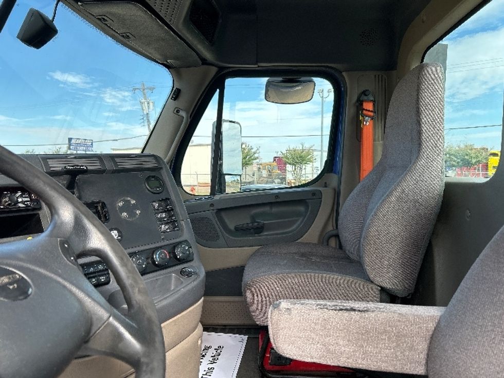 Day Cab Tractor-Heavy Duty Tractors-Freightliner-2020-Cascadia 11364ST-Oklahoma City-OK-664,924\n\t\tmiles-$ 29,500 - Image 10