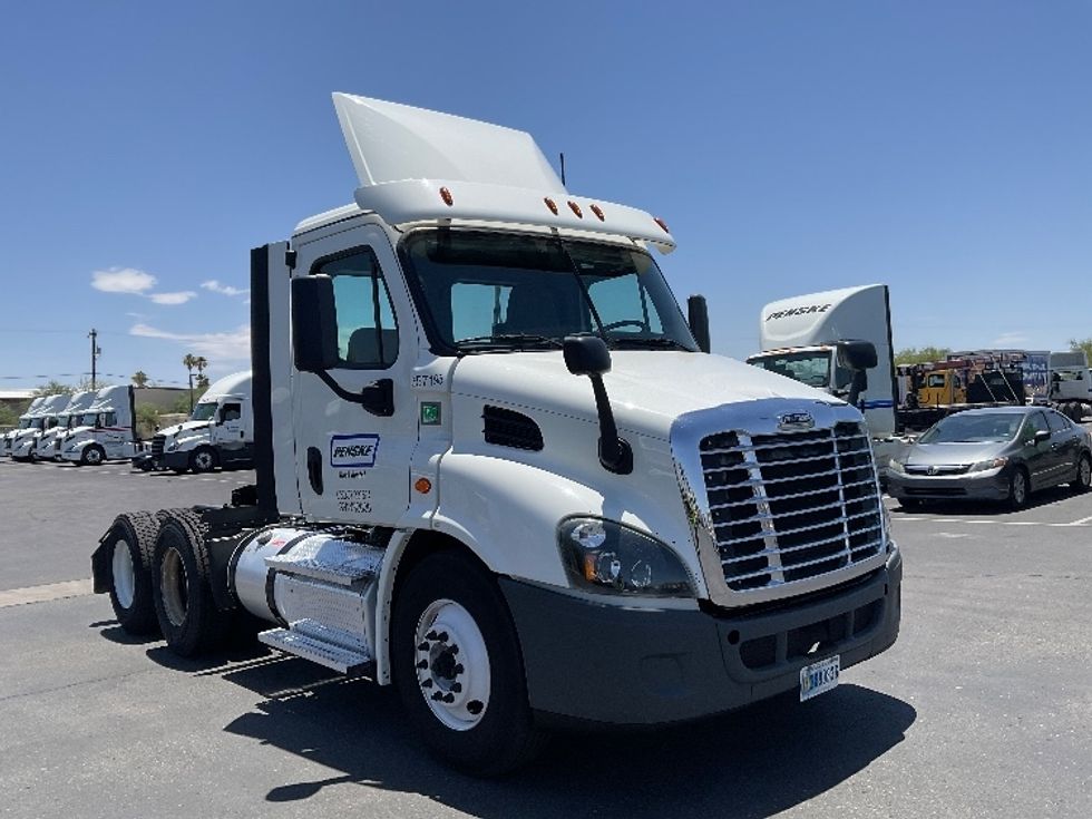 Day Cab Tractor-Heavy Duty Tractors-Freightliner-2020-Cascadia 11364ST-Phoenix-AZ-247,961\n\t\tmiles-$ 42,250 - Image 1