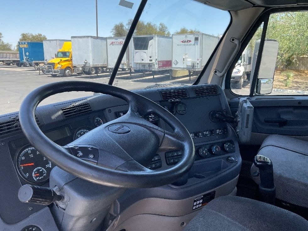 Day Cab Tractor-Heavy Duty Tractors-Freightliner-2020-Cascadia 11364ST-Phoenix-AZ-247,961\n\t\tmiles-$ 42,250 - Image 10