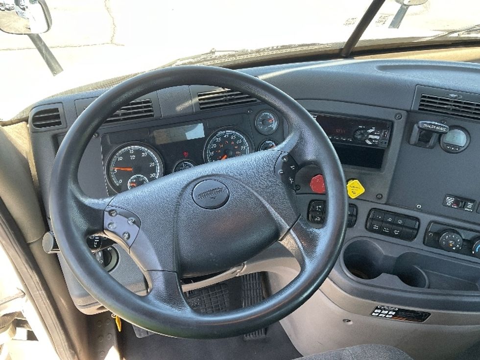 Day Cab Tractor-Heavy Duty Tractors-Freightliner-2020-Cascadia 11364ST-Phoenix-AZ-247,961\n\t\tmiles-$ 42,250 - Image 11