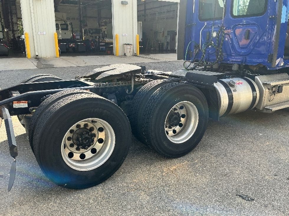 Day Cab Tractor-Heavy Duty Tractors-Freightliner-2020-Cascadia 11364ST-Prince George-VA-348,525\n\t\tmiles-$ 47,500 - Image 17