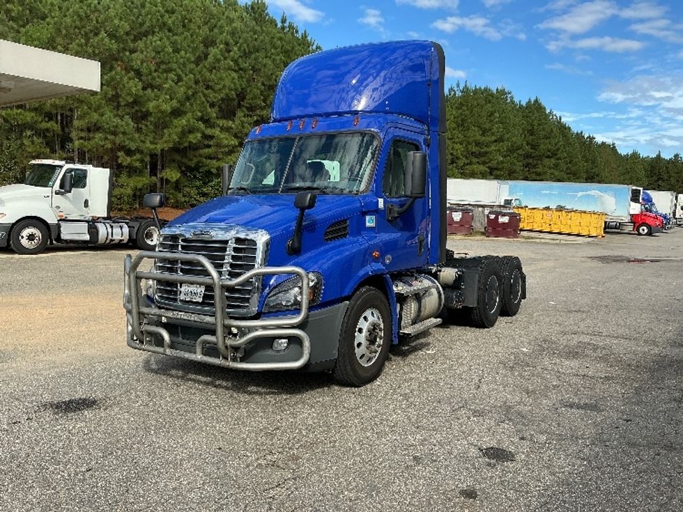 Day Cab Tractor-Heavy Duty Tractors-Freightliner-2020-Cascadia 11364ST-Prince George-VA-357,257\n\t\tmiles-$ 47,000 - Image 3