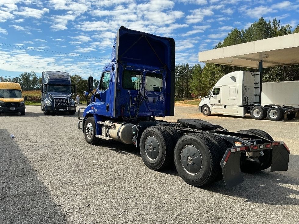 Day Cab Tractor-Heavy Duty Tractors-Freightliner-2020-Cascadia 11364ST-Prince George-VA-357,257\n\t\tmiles-$ 47,000 - Image 5