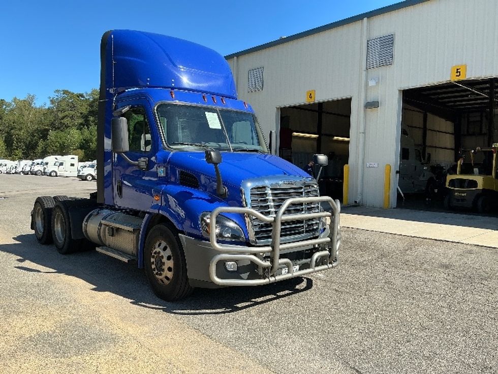 Day Cab Tractor-Heavy Duty Tractors-Freightliner-2020-Cascadia 11364ST-Prince George-VA-405,423\n\t\tmiles-$ 44,500 - Image 1