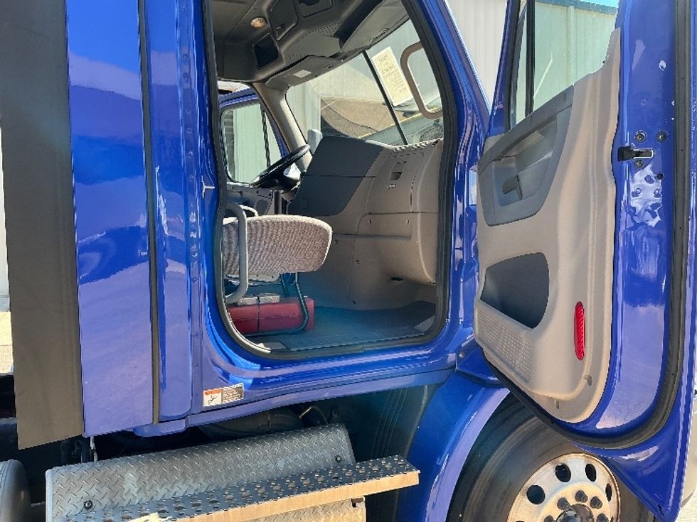 Day Cab Tractor-Heavy Duty Tractors-Freightliner-2020-Cascadia 11364ST-Prince George-VA-405,423\n\t\tmiles-$ 44,500 - Image 11