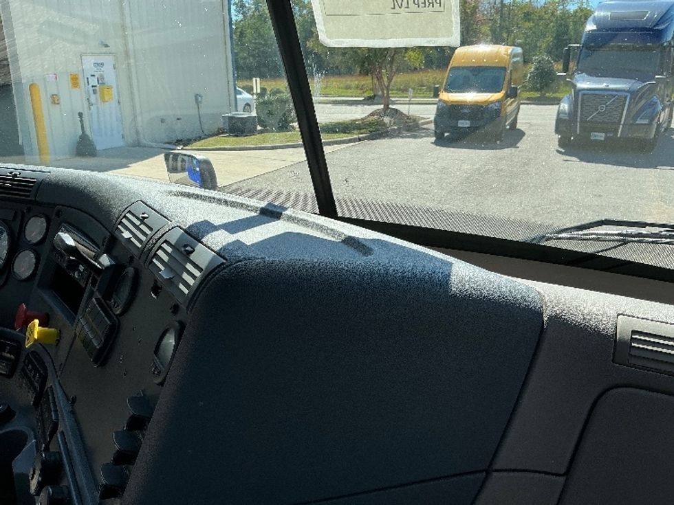 Day Cab Tractor-Heavy Duty Tractors-Freightliner-2020-Cascadia 11364ST-Prince George-VA-405,423\n\t\tmiles-$ 44,500 - Image 12