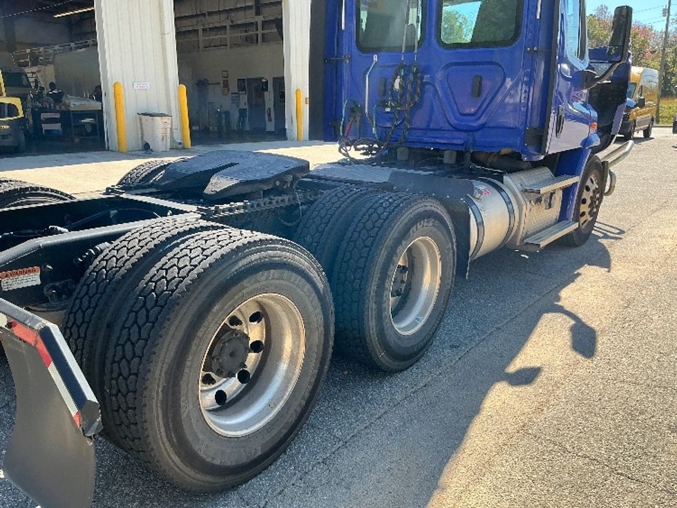 Day Cab Tractor-Heavy Duty Tractors-Freightliner-2020-Cascadia 11364ST-Prince George-VA-405,423\n\t\tmiles-$ 44,500 - Image 16