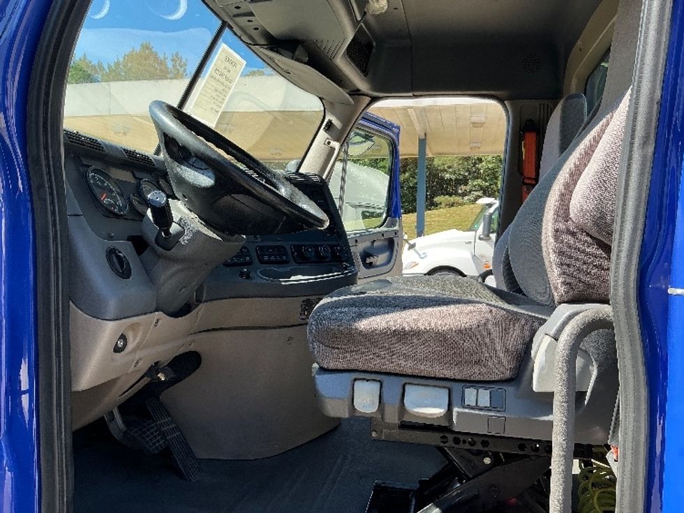 Day Cab Tractor-Heavy Duty Tractors-Freightliner-2020-Cascadia 11364ST-Prince George-VA-405,423\n\t\tmiles-$ 44,500 - Image 9