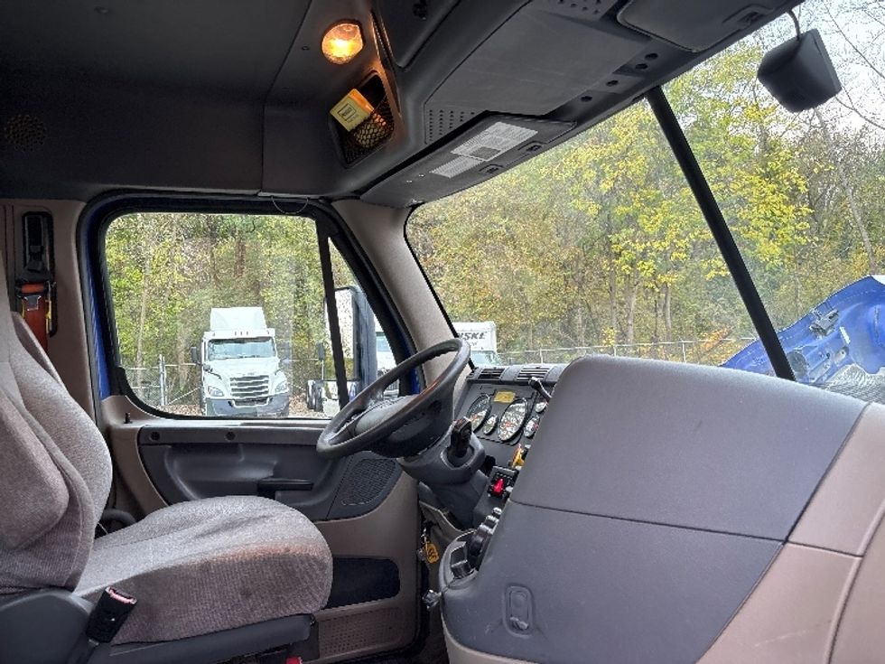Day Cab Tractor-Heavy Duty Tractors-Freightliner-2020-Cascadia 11364ST-South Bend-IN-408,117\n\t\tmiles-$ 42,250 - Image 14