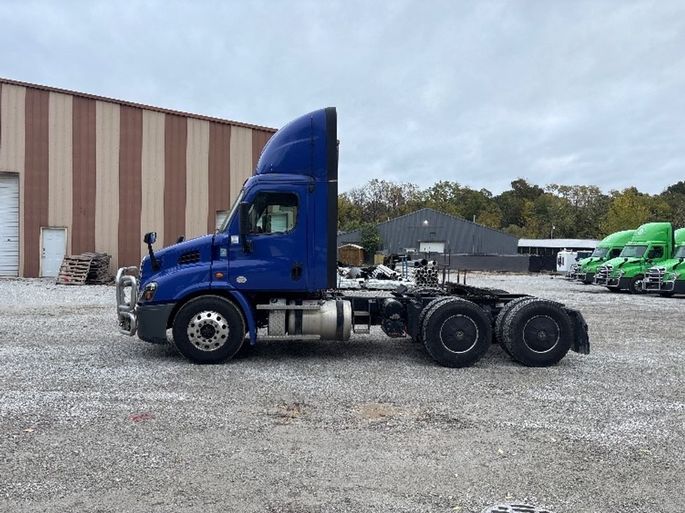 Day Cab Tractor-Heavy Duty Tractors-Freightliner-2020-Cascadia 11364ST-South Bend-IN-408,117\n\t\tmiles-$ 42,250 - Image 4