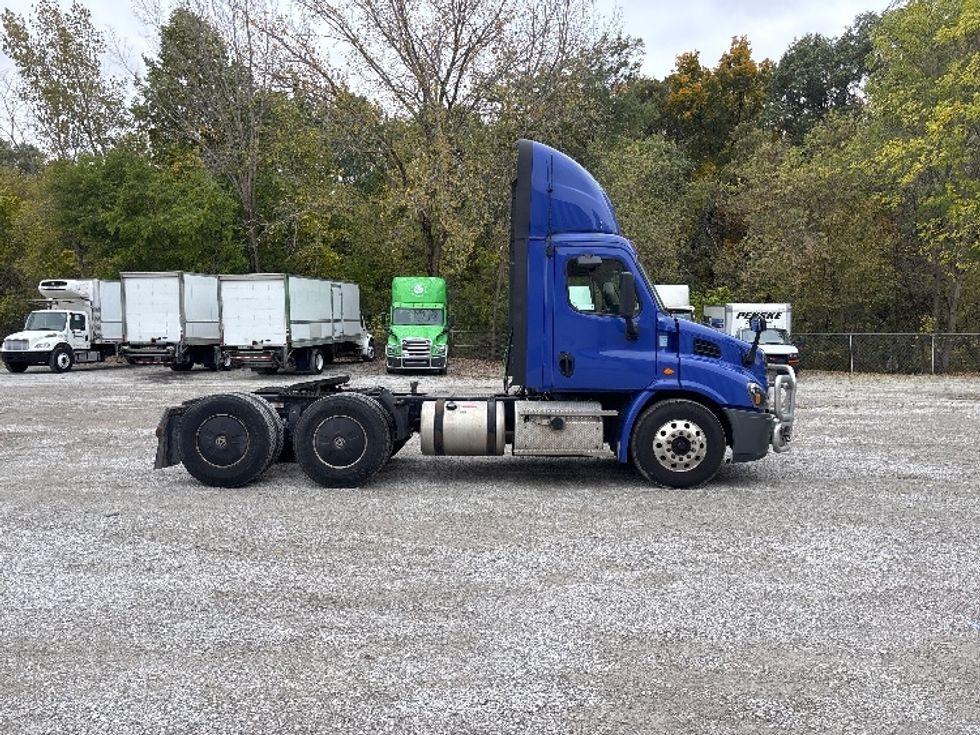 Day Cab Tractor-Heavy Duty Tractors-Freightliner-2020-Cascadia 11364ST-South Bend-IN-408,117\n\t\tmiles-$ 42,250 - Image 8