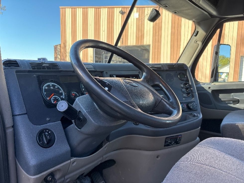 Day Cab Tractor-Heavy Duty Tractors-Freightliner-2020-Cascadia 11364ST-South Bend-IN-433,390\n\t\tmiles-$ 40,500 - Image 10