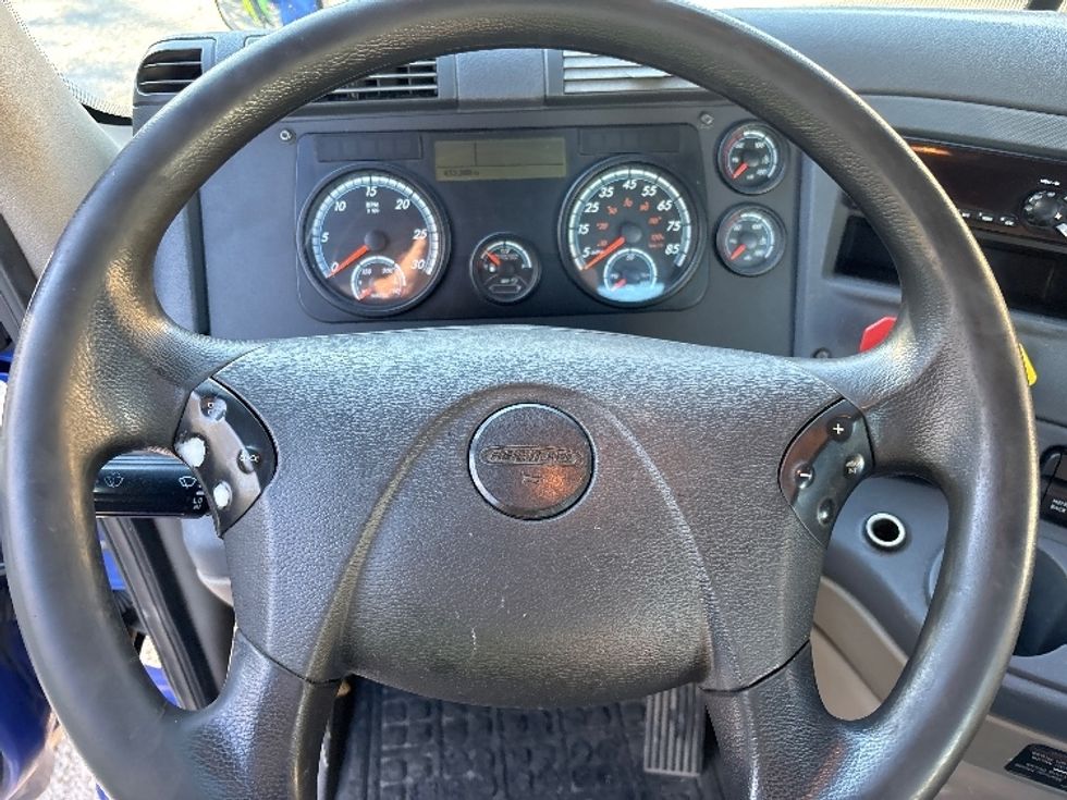 Day Cab Tractor-Heavy Duty Tractors-Freightliner-2020-Cascadia 11364ST-South Bend-IN-433,390\n\t\tmiles-$ 40,500 - Image 11