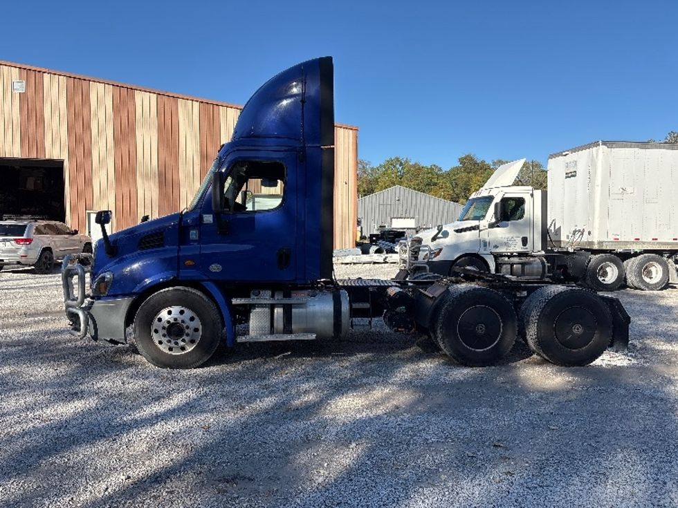 Day Cab Tractor-Heavy Duty Tractors-Freightliner-2020-Cascadia 11364ST-South Bend-IN-433,390\n\t\tmiles-$ 40,500 - Image 4