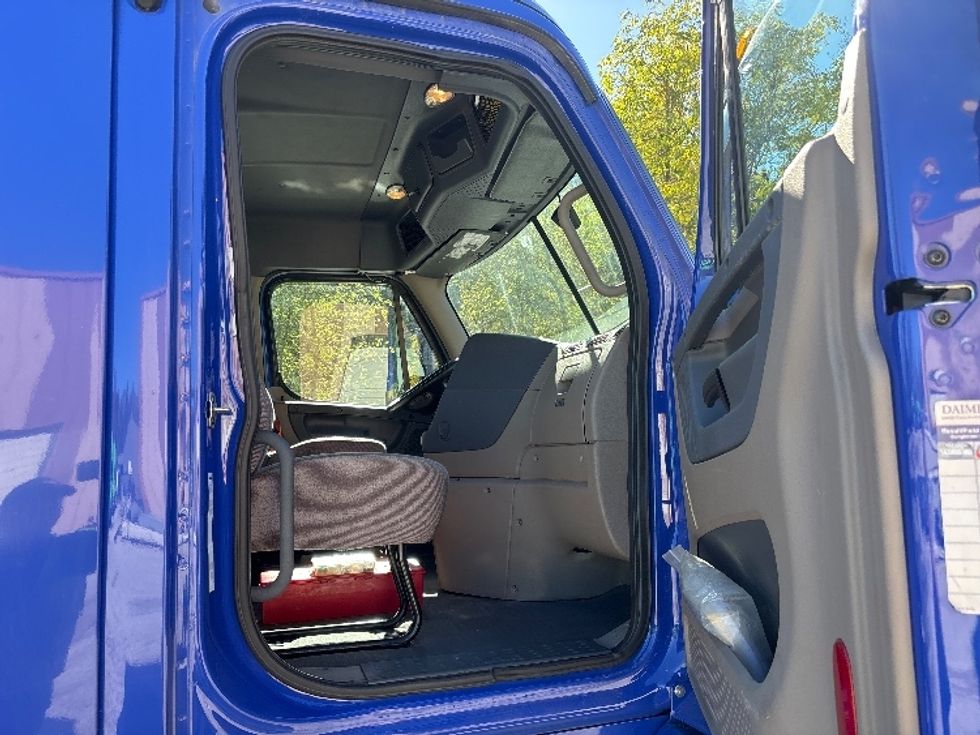 Day Cab Tractor-Heavy Duty Tractors-Freightliner-2020-Cascadia 11364ST-South Bend-IN-460,286\n\t\tmiles-$ 38,250 - Image 12