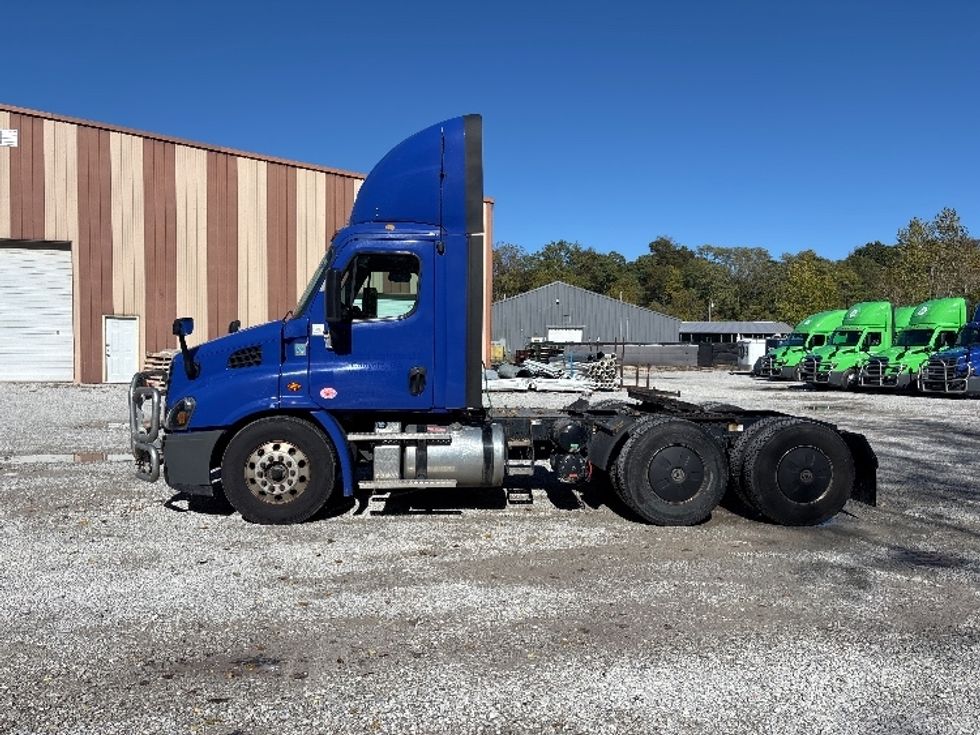 Day Cab Tractor-Heavy Duty Tractors-Freightliner-2020-Cascadia 11364ST-South Bend-IN-460,286\n\t\tmiles-$ 38,250 - Image 4