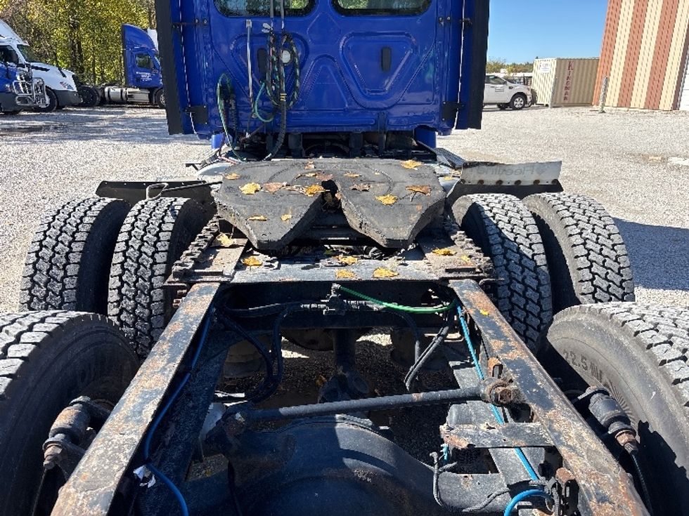 Day Cab Tractor-Heavy Duty Tractors-Freightliner-2020-Cascadia 11364ST-South Bend-IN-460,286\n\t\tmiles-$ 38,250 - Image 6