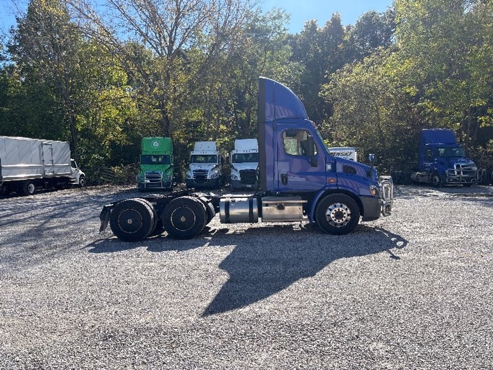 Day Cab Tractor-Heavy Duty Tractors-Freightliner-2020-Cascadia 11364ST-South Bend-IN-460,286\n\t\tmiles-$ 38,250 - Image 8