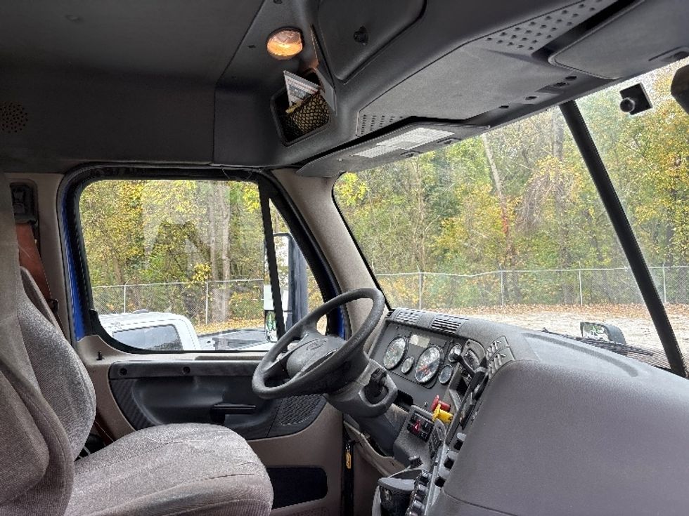 Day Cab Tractor-Heavy Duty Tractors-Freightliner-2020-Cascadia 11364ST-South Bend-IN-472,324\n\t\tmiles-$ 37,250 - Image 14
