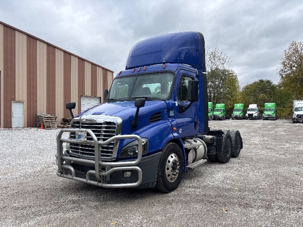 Day Cab Tractor-Heavy Duty Tractors-Freightliner-2020-Cascadia 11364ST-South Bend-IN-472,324\n\t\tmiles-$ 37,250 - Image 3