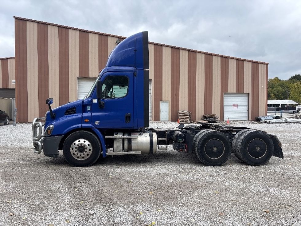 Day Cab Tractor-Heavy Duty Tractors-Freightliner-2020-Cascadia 11364ST-South Bend-IN-472,324\n\t\tmiles-$ 37,250 - Image 4