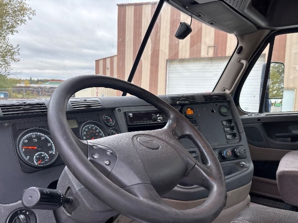 Day Cab Tractor-Heavy Duty Tractors-Freightliner-2020-Cascadia 11364ST-South Bend-IN-540,489\n\t\tmiles-$ 31,500 - Image 10