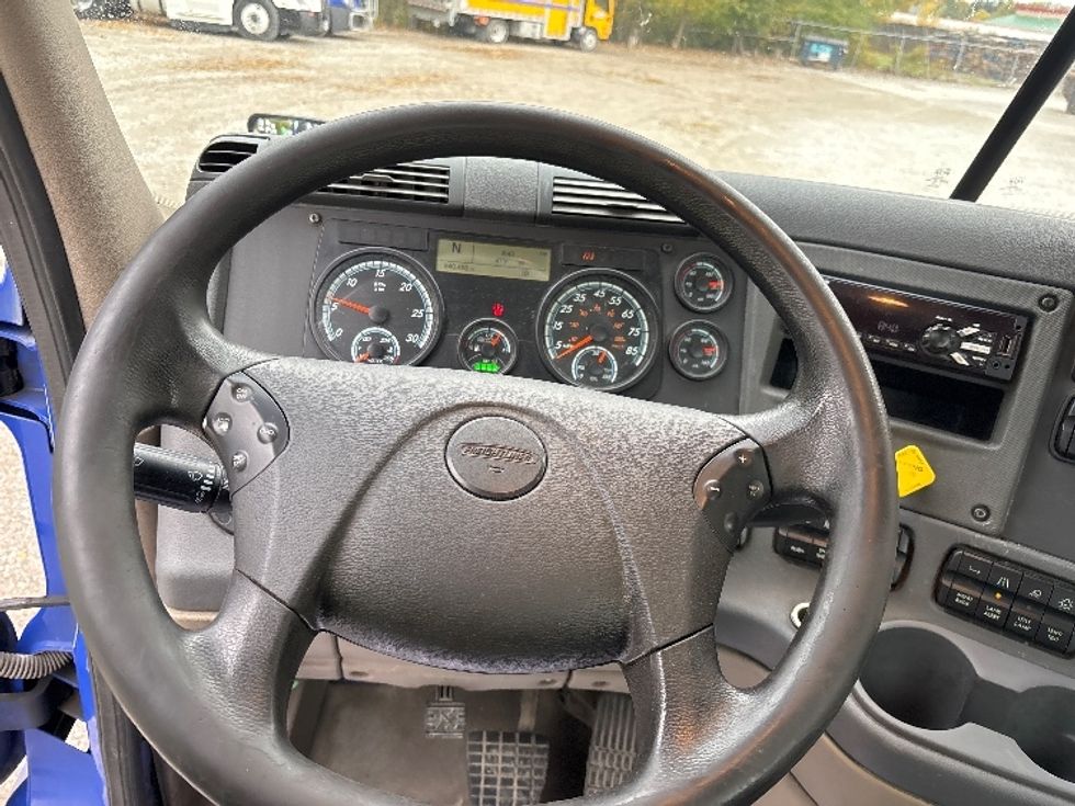Day Cab Tractor-Heavy Duty Tractors-Freightliner-2020-Cascadia 11364ST-South Bend-IN-540,489\n\t\tmiles-$ 31,500 - Image 11
