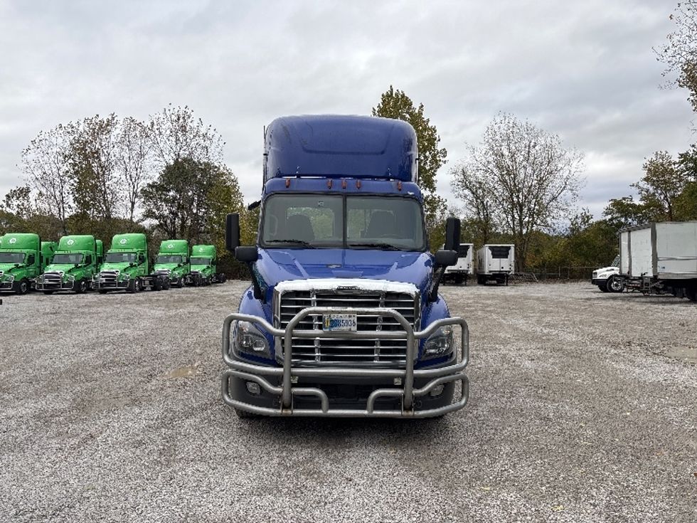 Day Cab Tractor-Heavy Duty Tractors-Freightliner-2020-Cascadia 11364ST-South Bend-IN-540,489\n\t\tmiles-$ 31,500 - Image 2