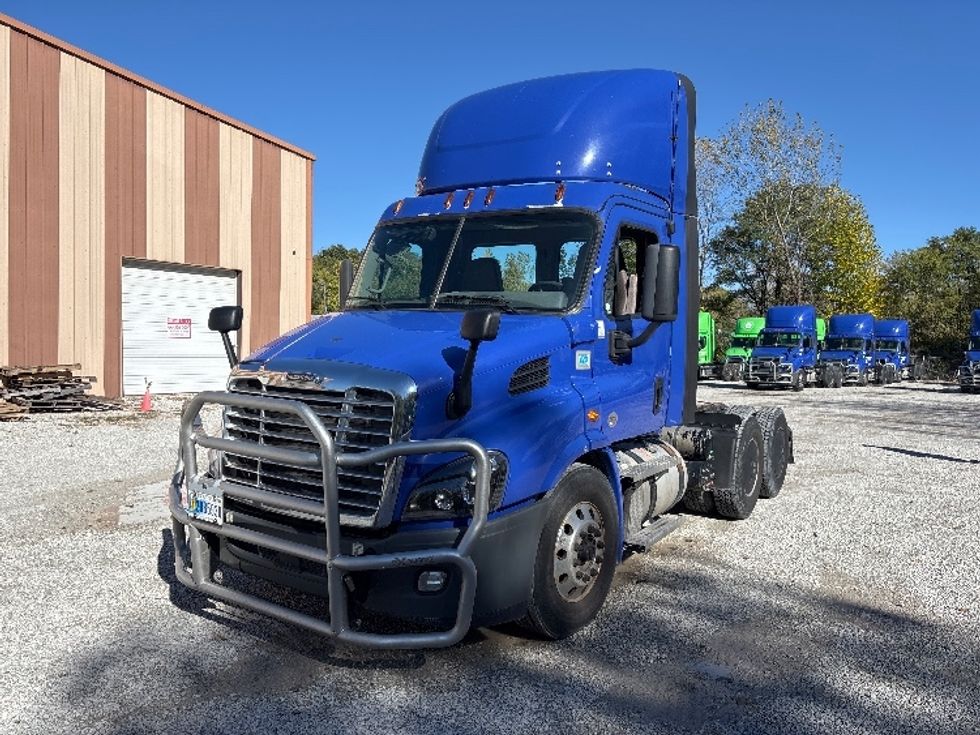 Day Cab Tractor-Heavy Duty Tractors-Freightliner-2020-Cascadia 11364ST-South Bend-IN-546,730\n\t\tmiles-$ 31,000 - Image 3