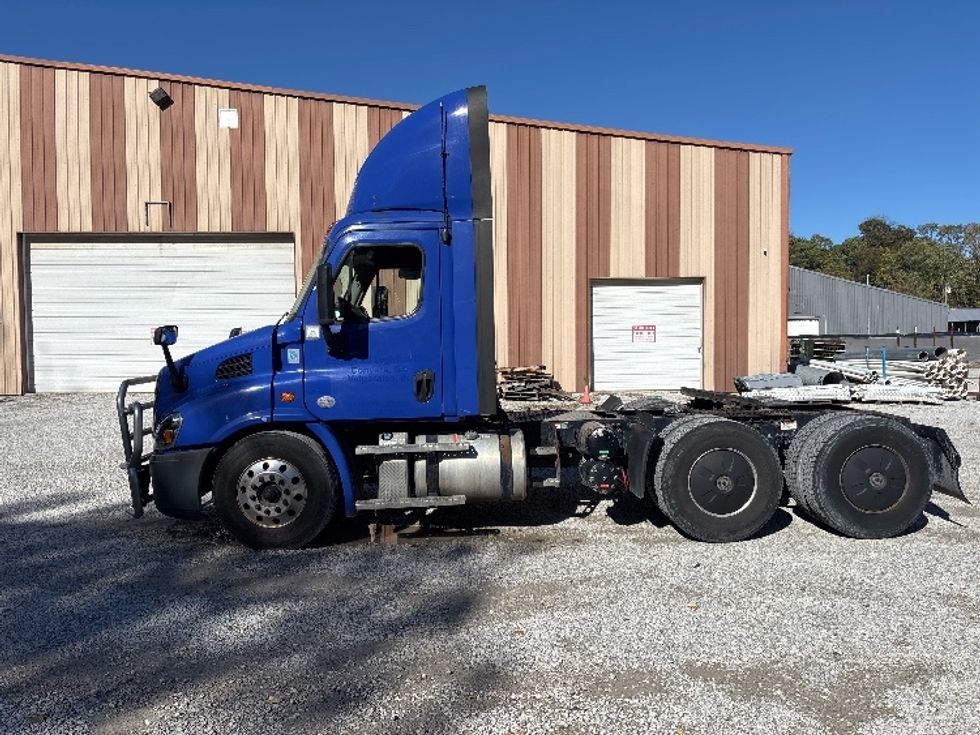Day Cab Tractor-Heavy Duty Tractors-Freightliner-2020-Cascadia 11364ST-South Bend-IN-546,730\n\t\tmiles-$ 31,000 - Image 4